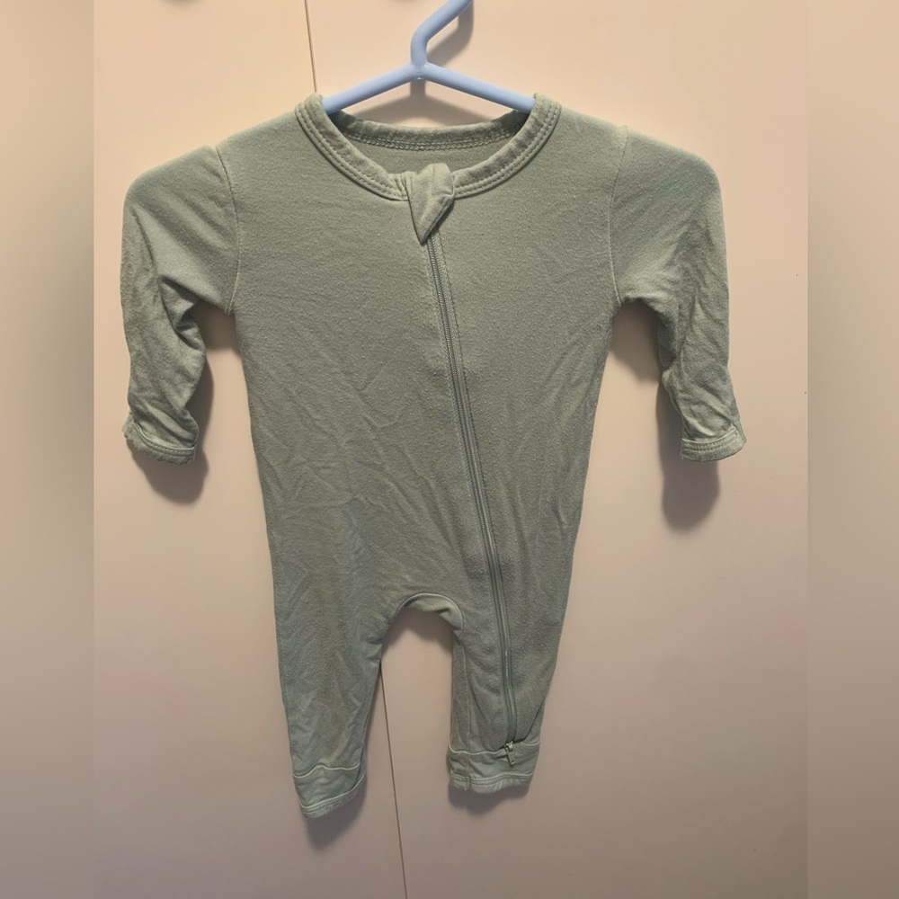 kyte baby zipper romper 0-3 months sage